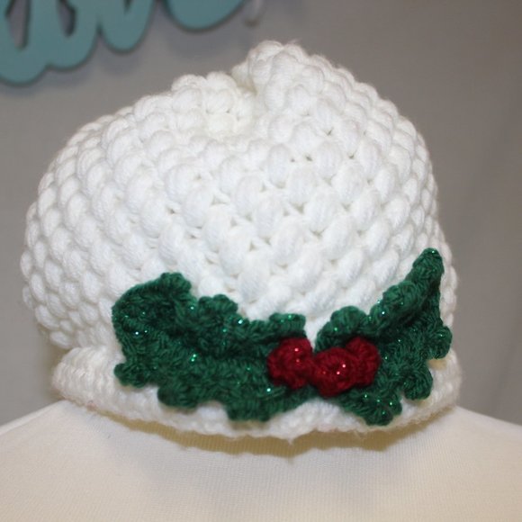NEW 💚 Bright White Hat Sparkly Holly Berries NEW Hand Crafted - Picture 1 of 5